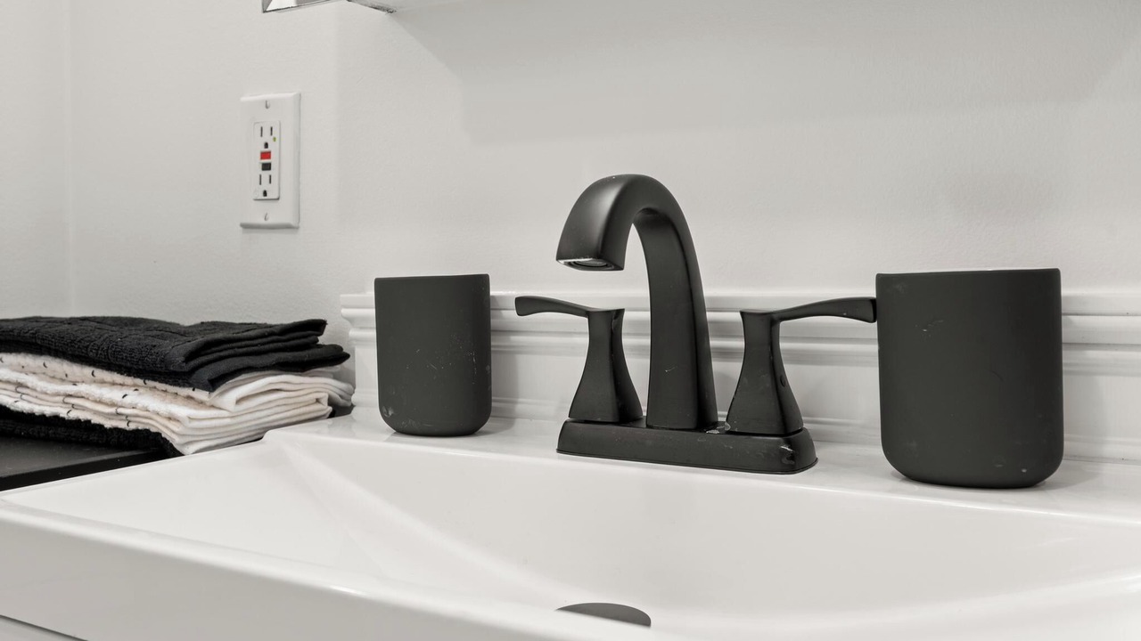 Photo of Bathroom in Lakeview