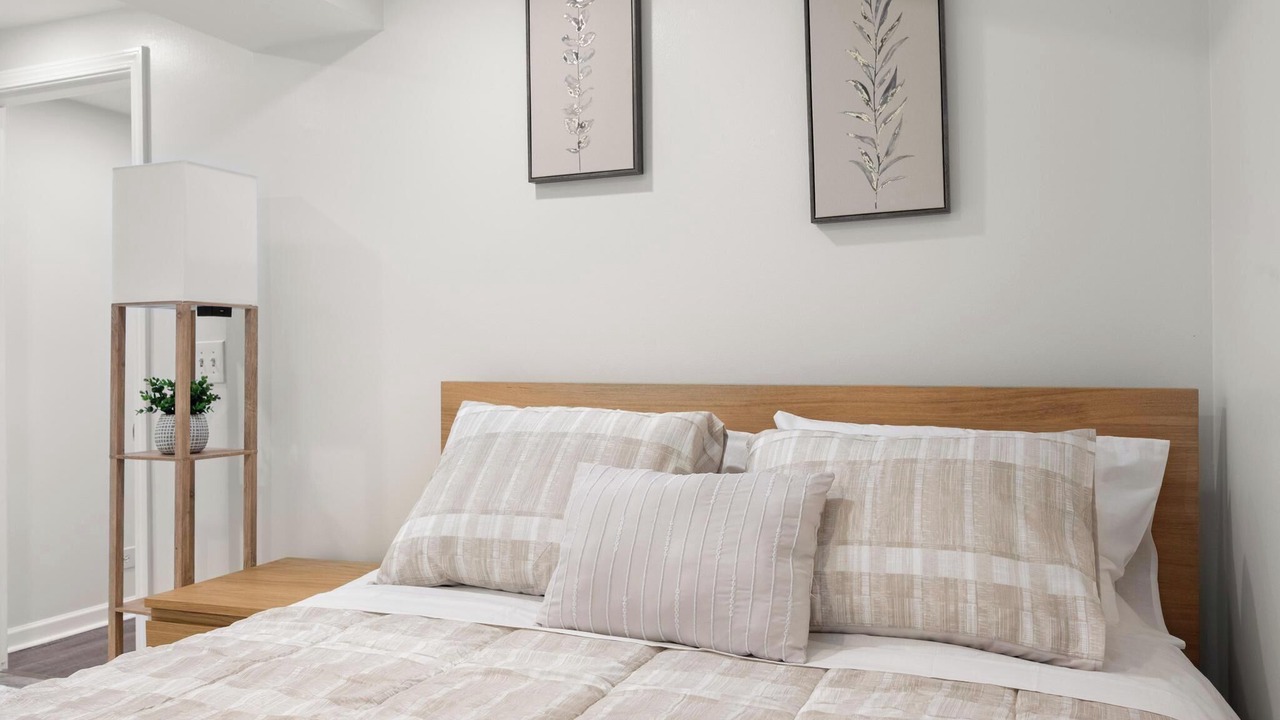 Photo of Bedroom in Lakeview