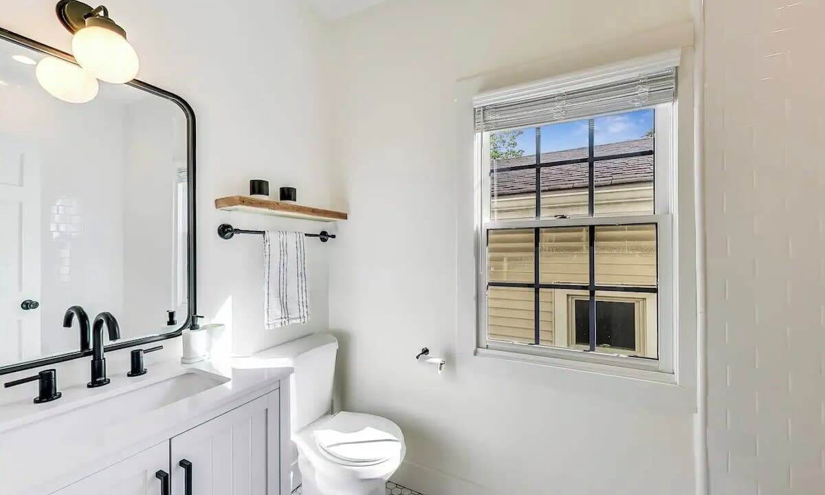 Photo of Bathroom in West Town