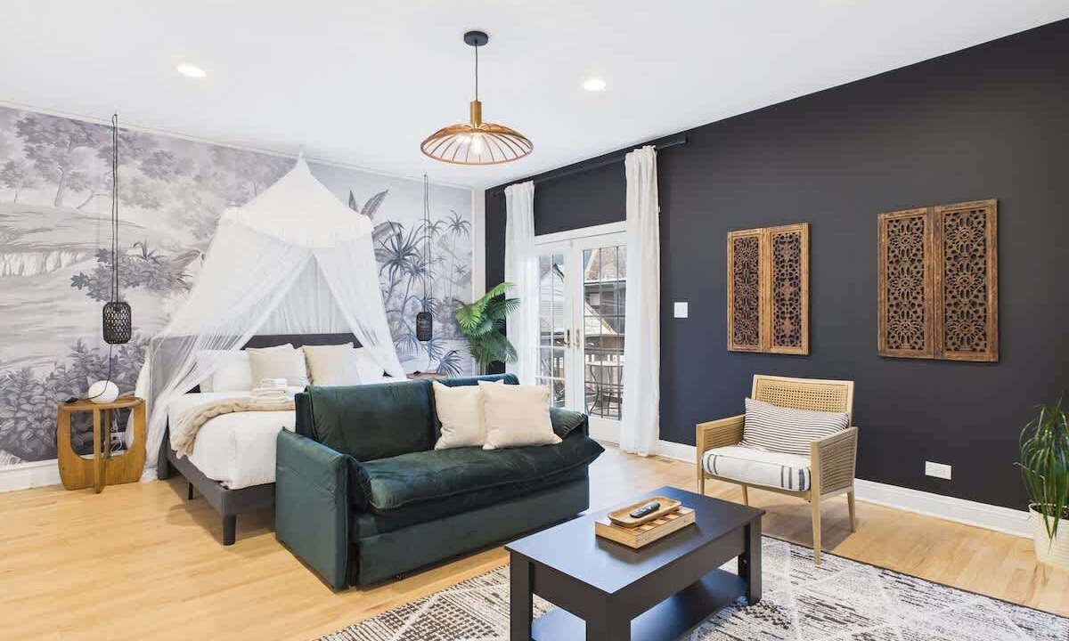 Photo of Livingroom in West Town