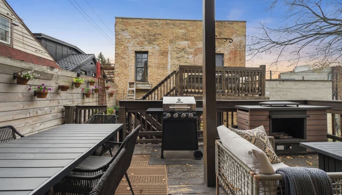 Photo of Outdoor in West Town