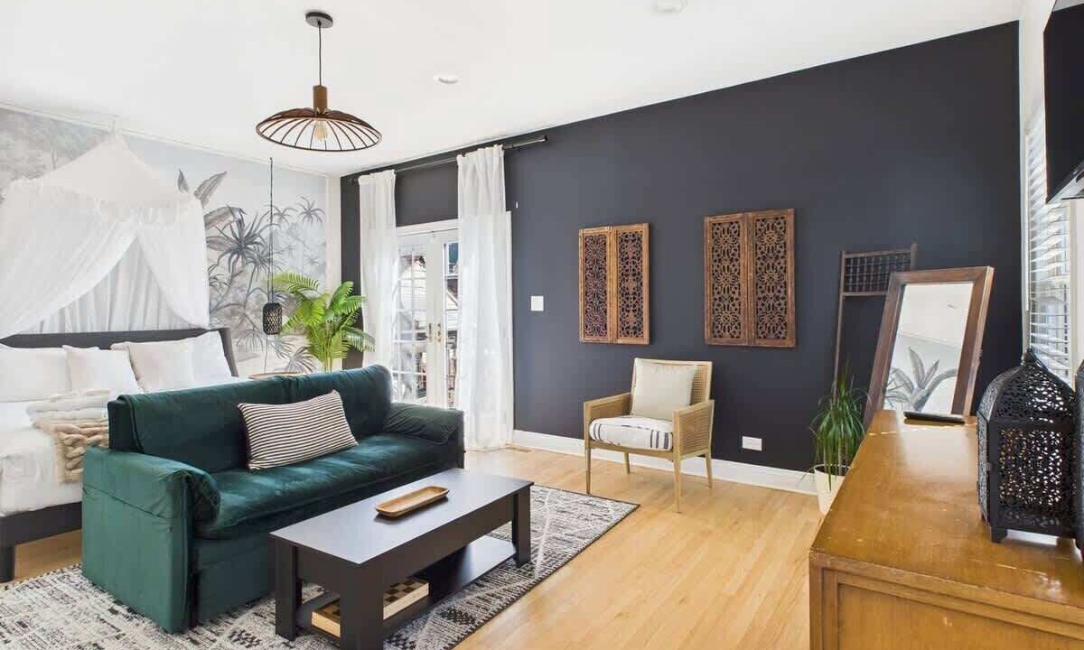 Photo of Livingroom in West Town