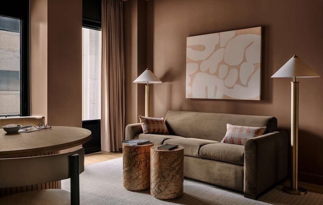 Photo of Livingroom in Streeterville