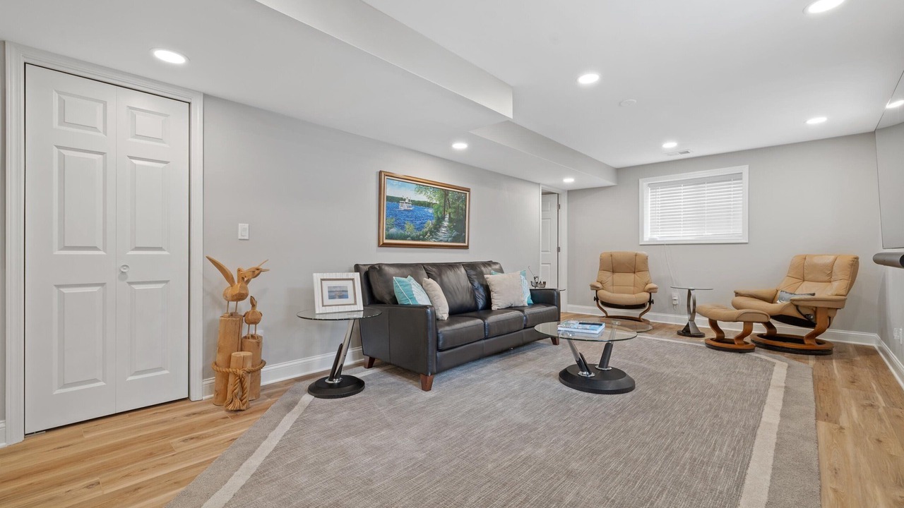 Photo of Livingroom in Williams Bay