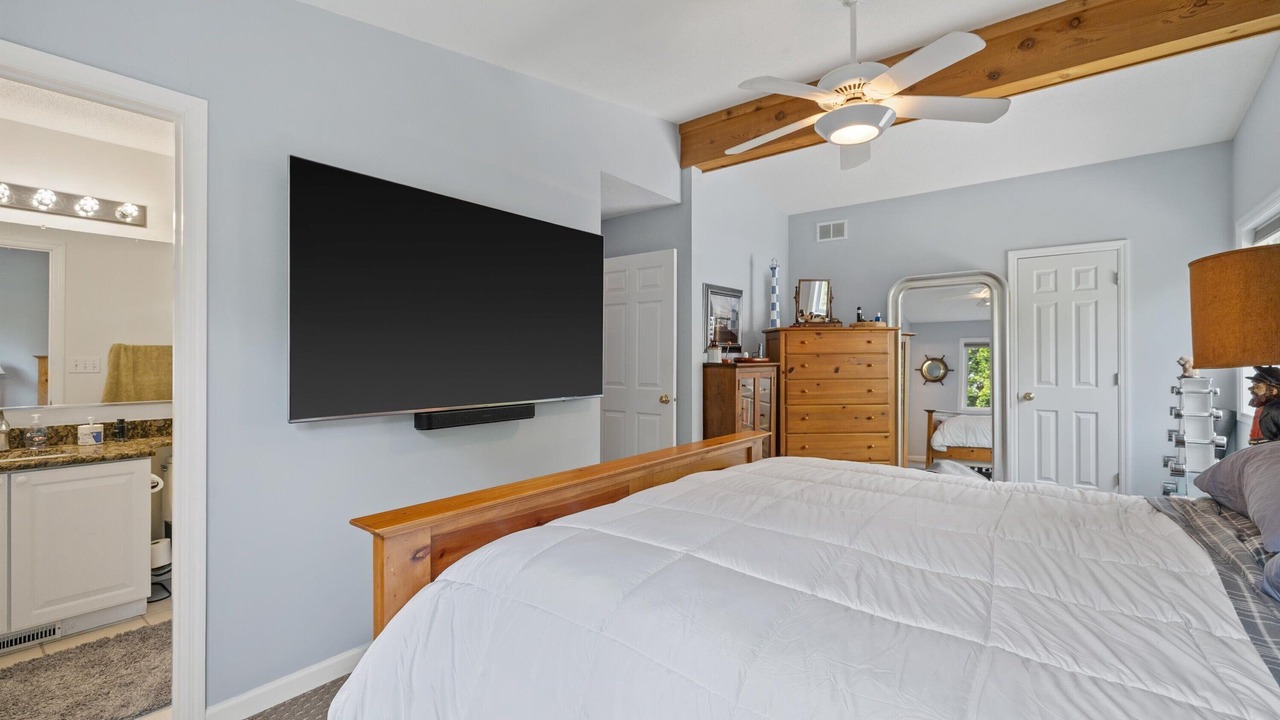 Photo of Bedroom in Williams Bay