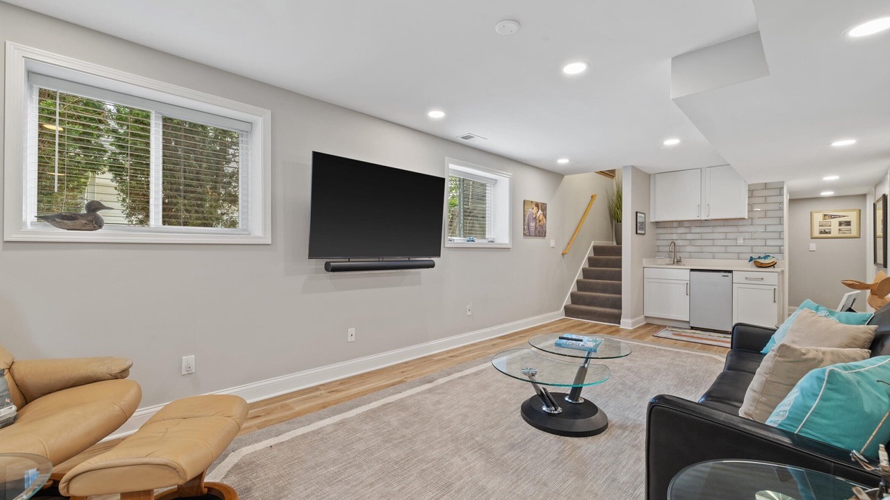 Photo of Livingroom in Williams Bay