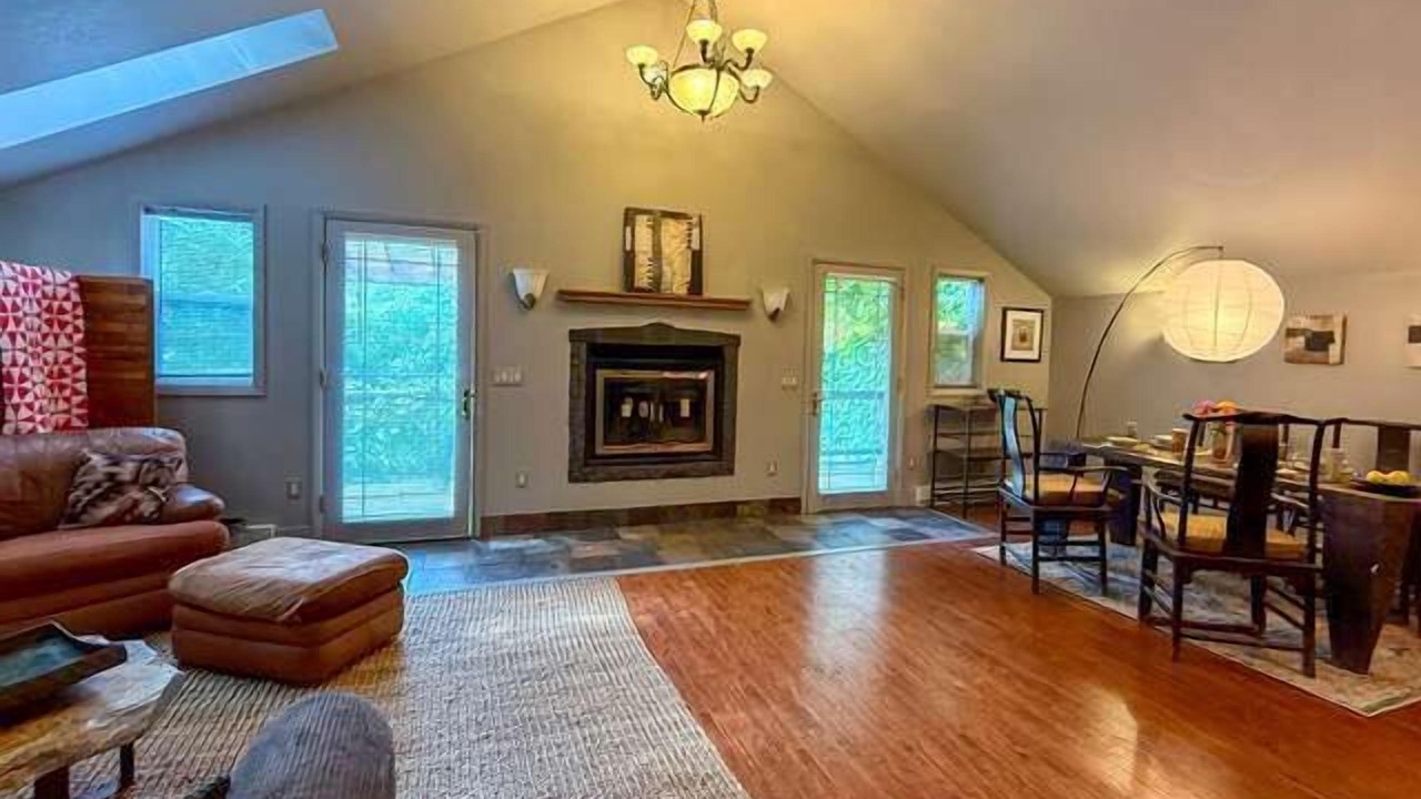 Photo of Livingroom in Alden