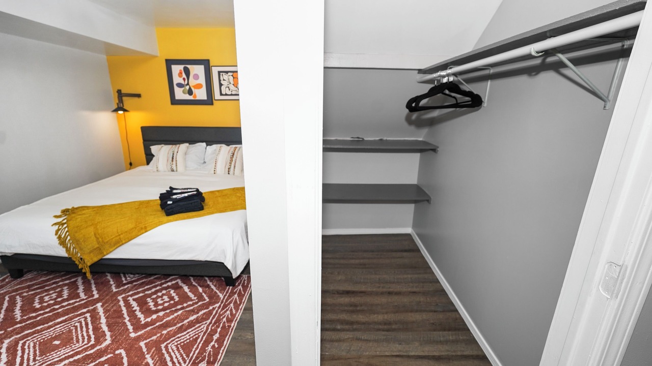 Photo of Bedroom in Pulaski Park