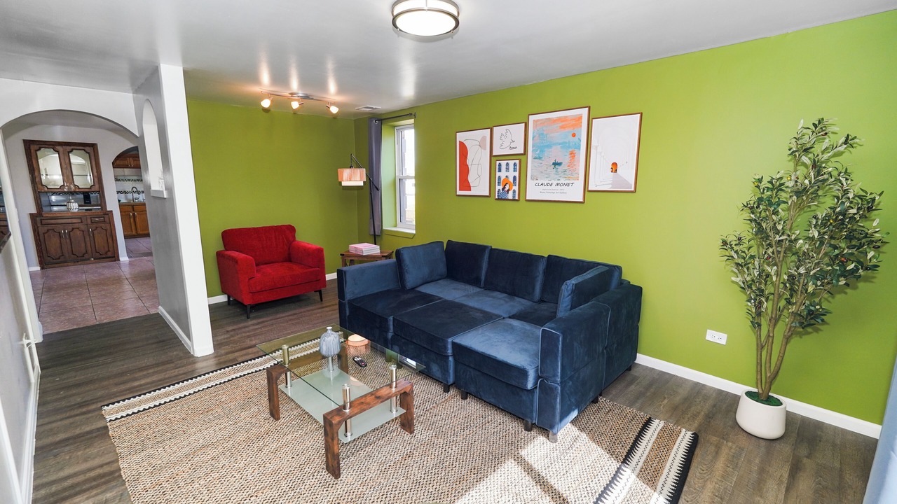 Photo of Livingroom in Pulaski Park