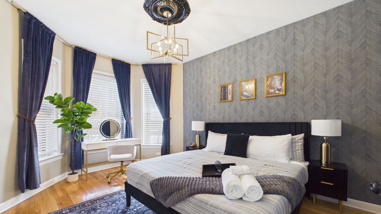 Photo of Bedroom in Wrigleyville