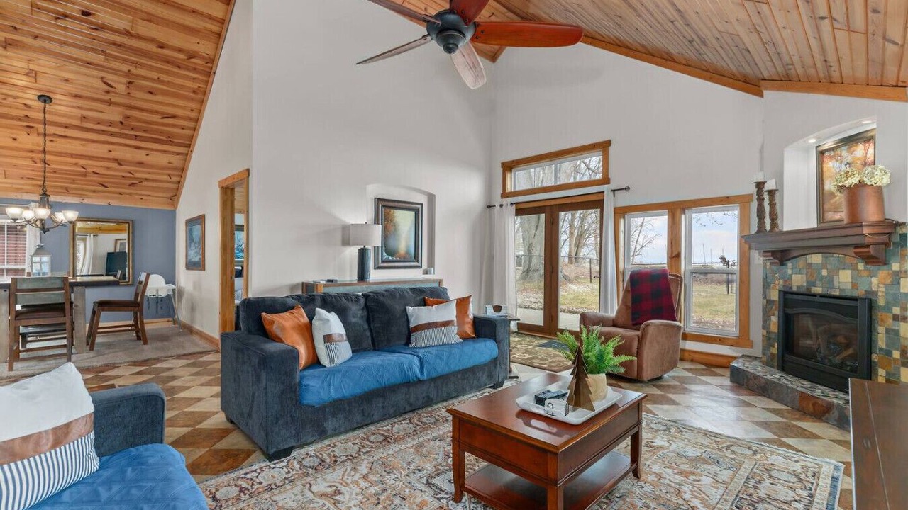 Photo of Livingroom in Little Suamico