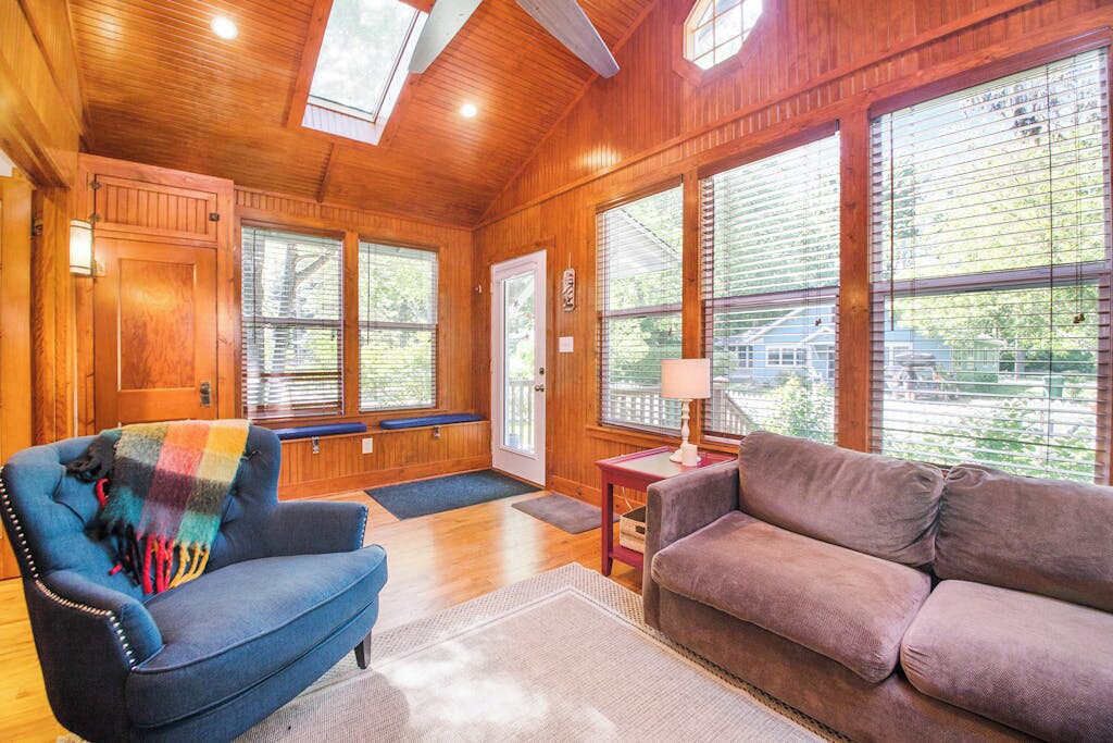 Photo of Livingroom in Union Pier