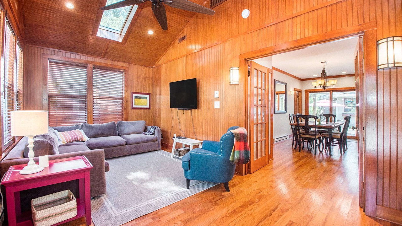 Photo of Livingroom in Union Pier