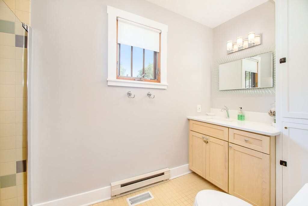 Photo of Bathroom in Union Pier