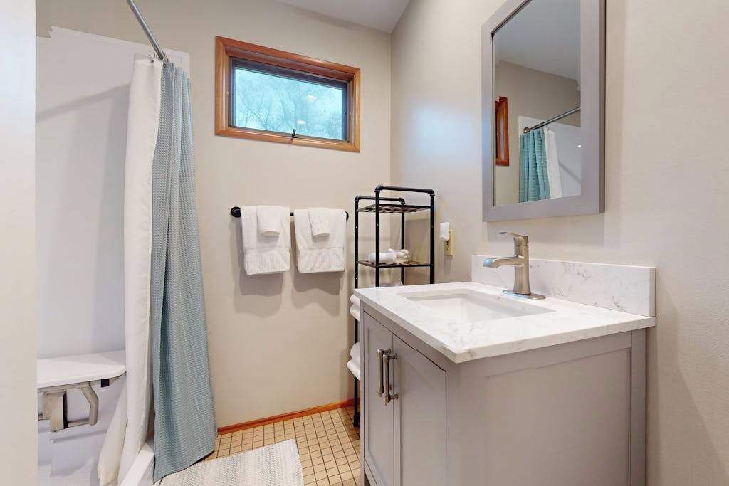 Photo of Bathroom in Lakeside
