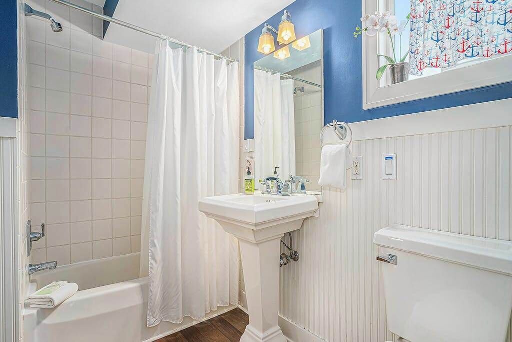 Photo of Bathroom in Douglas