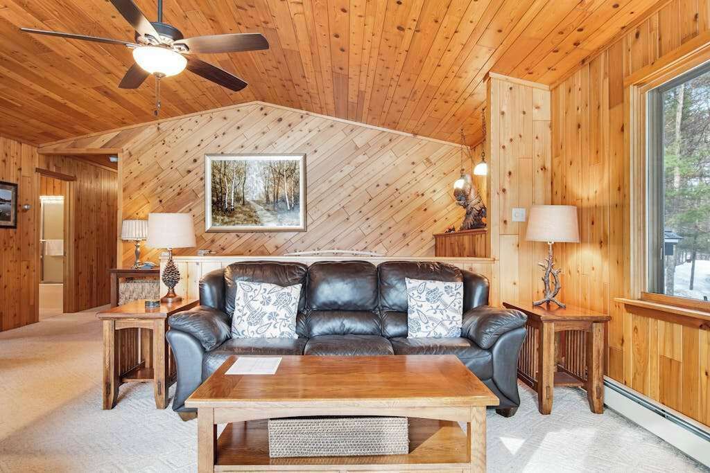 Photo of Livingroom in Manitowish Waters