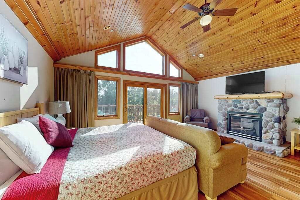 Photo of Bedroom in Dellwood