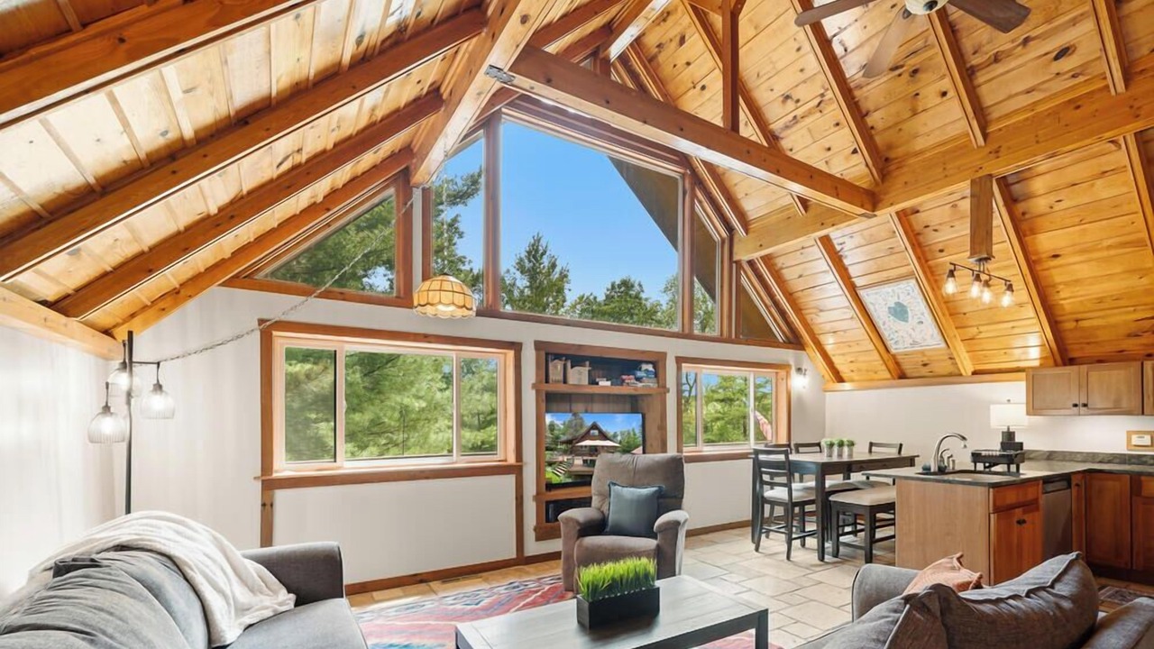 Photo of Livingroom in Bassett
