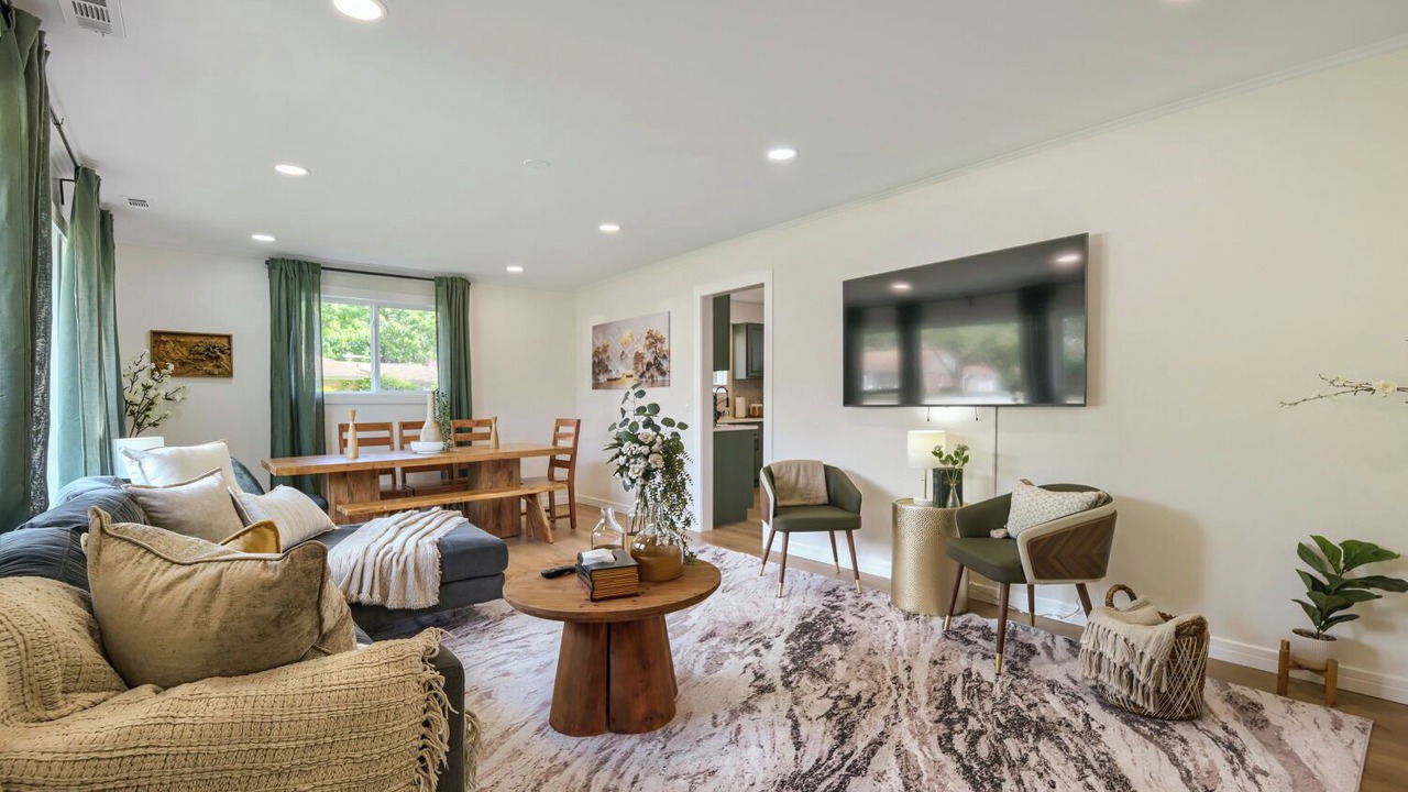 Photo of Livingroom in Homewood
