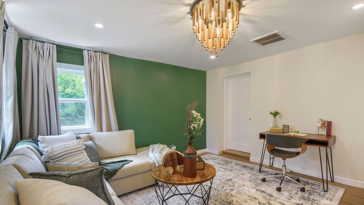 Photo of Livingroom in Homewood