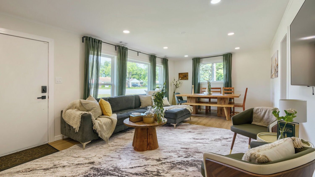 Photo of Livingroom in Homewood