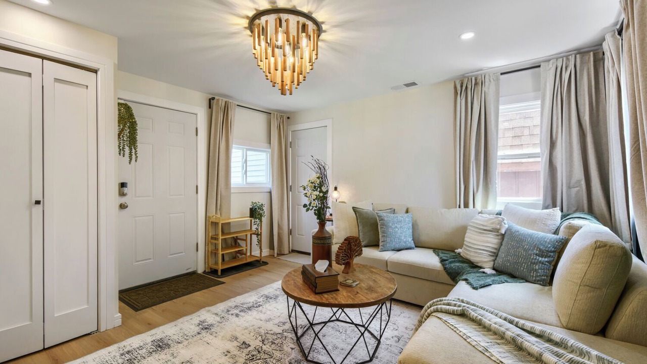 Photo of Livingroom in Homewood
