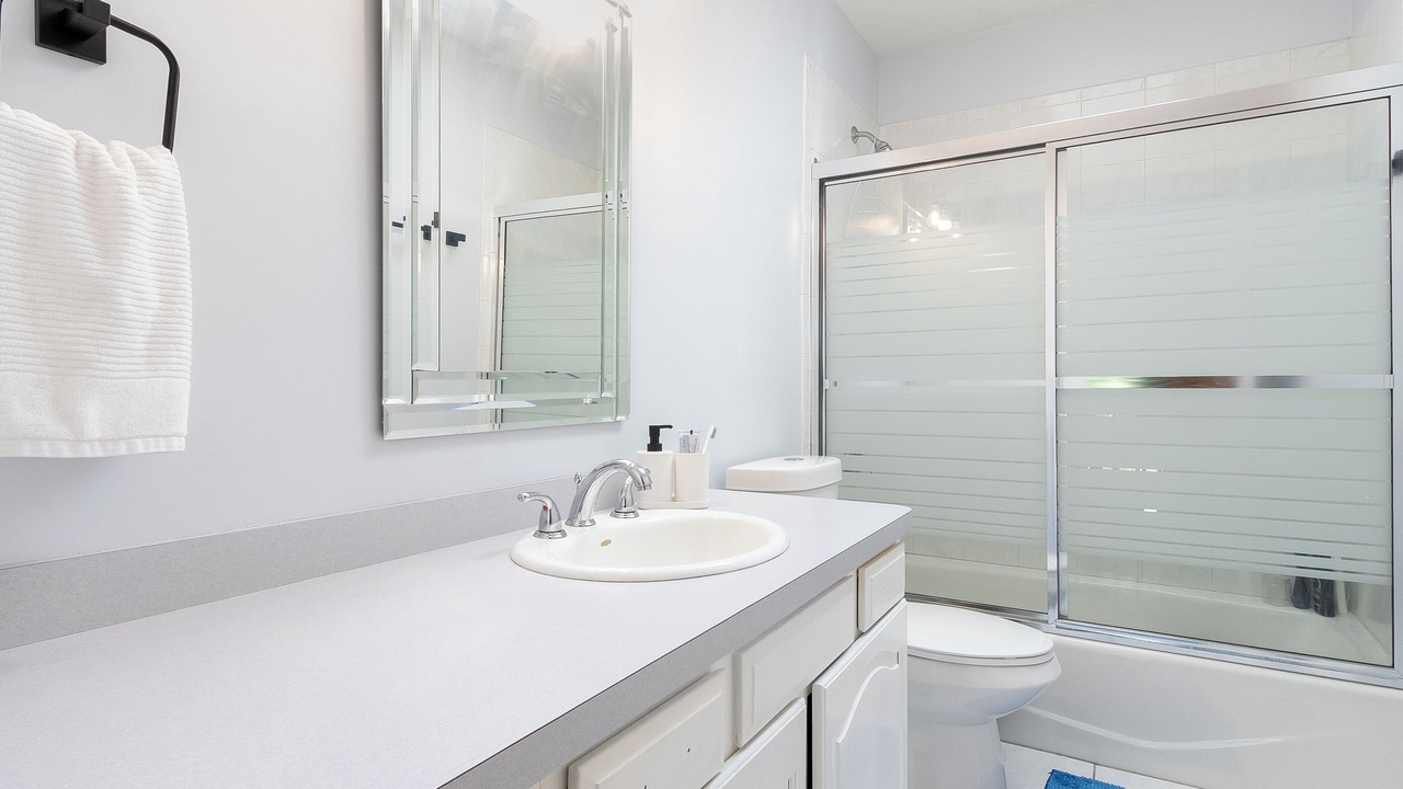 Photo of Bathroom in Woodridge