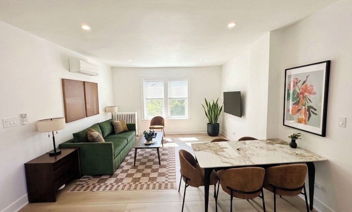 Photo of Livingroom in Evanston