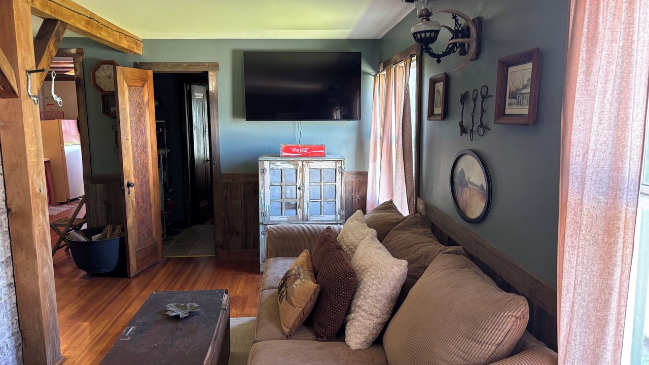 Photo of Livingroom in New Berlin