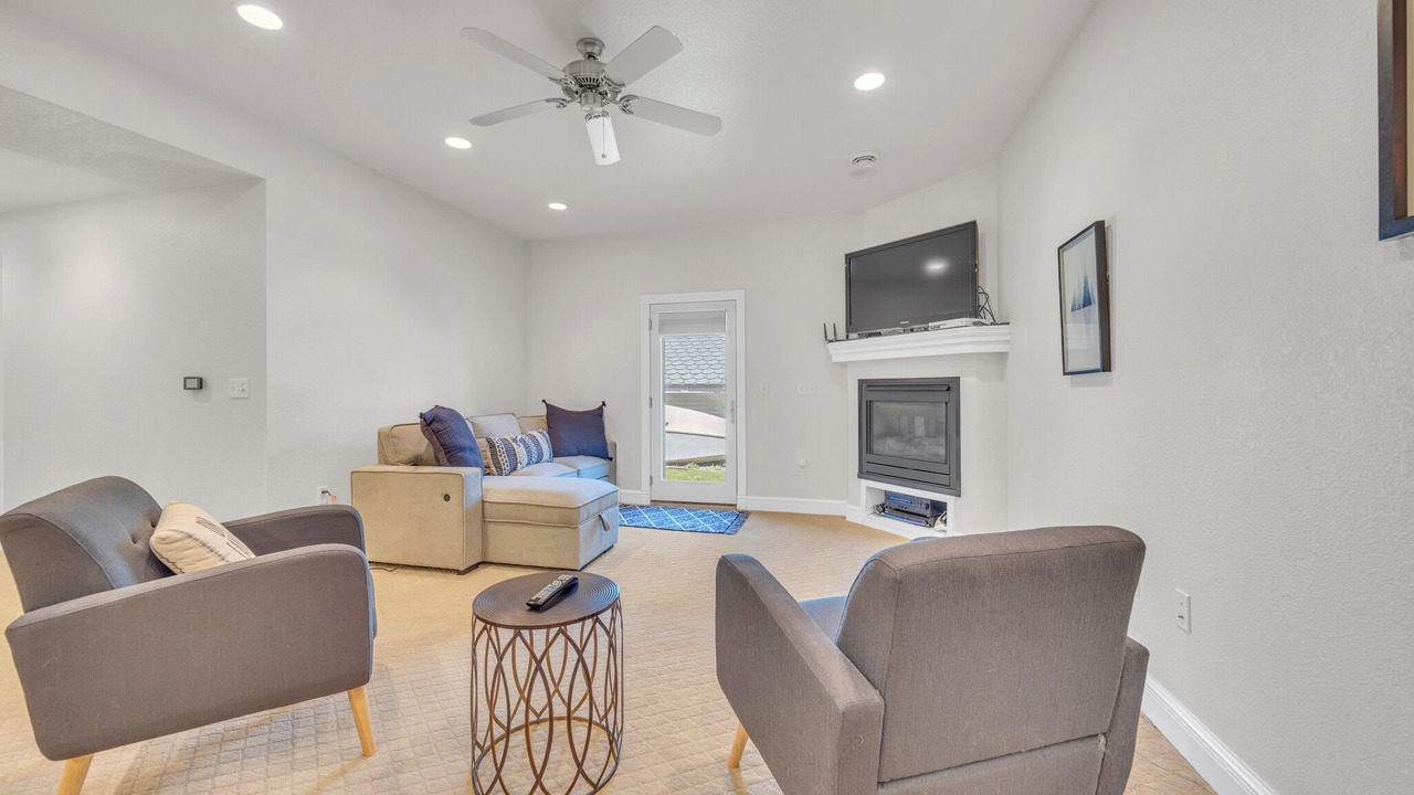 Photo of Livingroom in Elkhart Lake