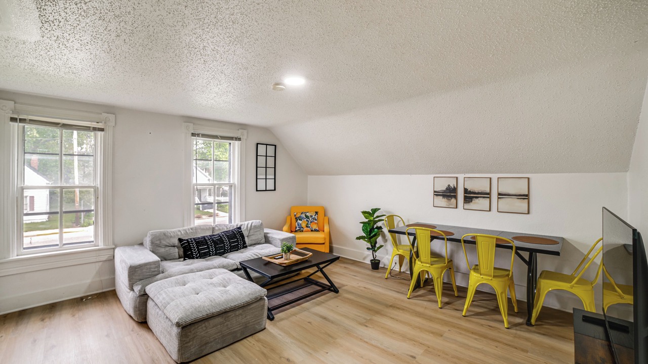 Photo of Livingroom in Michigan City