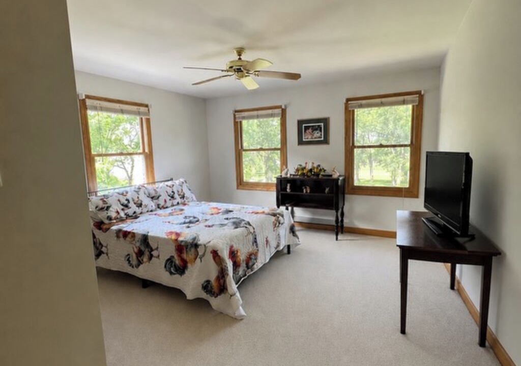 Photo of Bedroom in Solon Mills