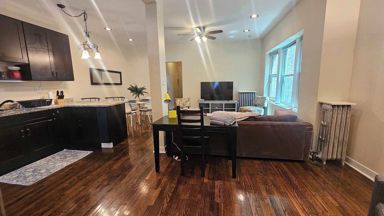 Photo of Livingroom in Sheridan Park