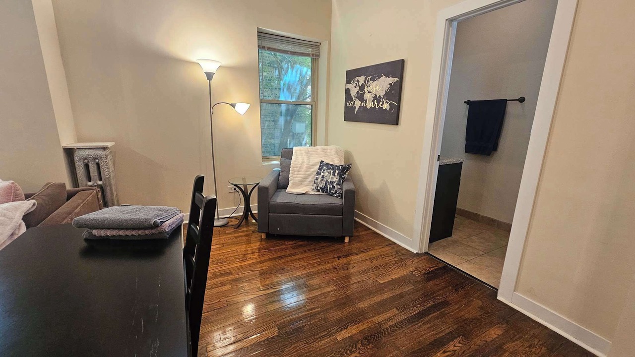 Photo of Livingroom in Sheridan Park