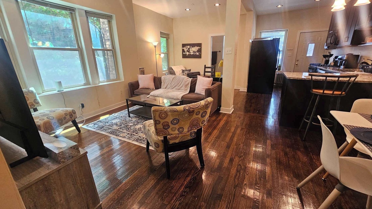 Photo of Livingroom in Sheridan Park