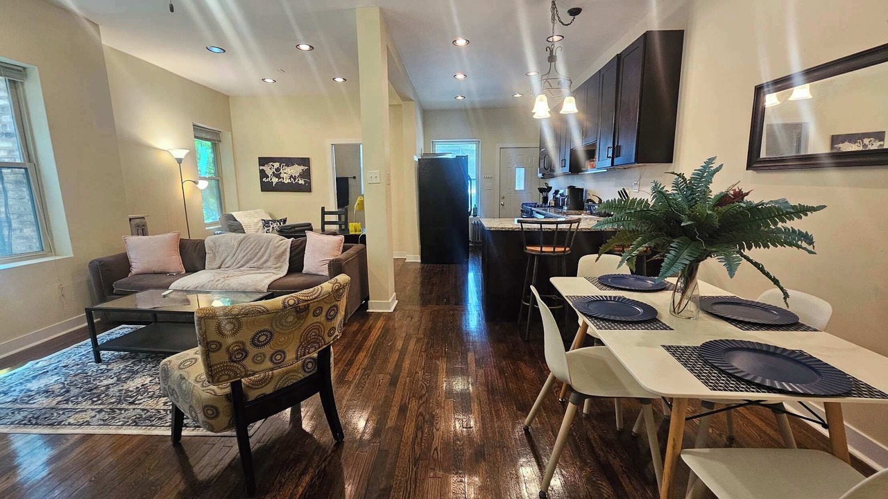 Photo of Livingroom in Sheridan Park
