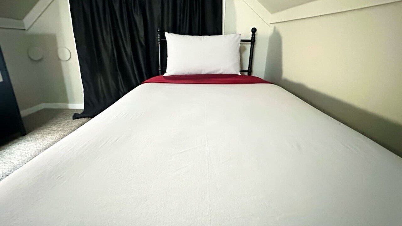 Photo of Bedroom in Forest Park