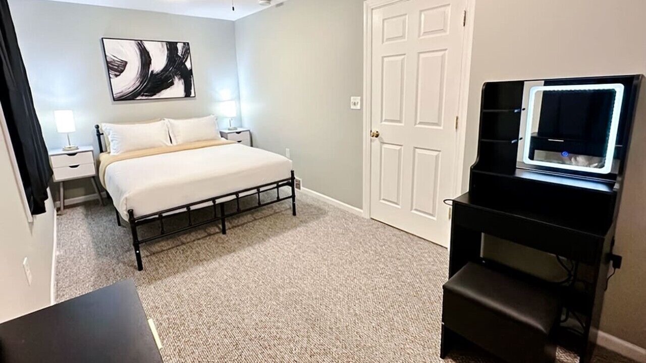 Photo of Bedroom in Forest Park