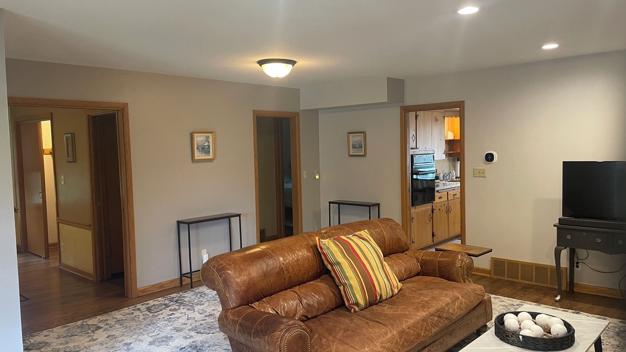 Photo of Livingroom in Shorewood