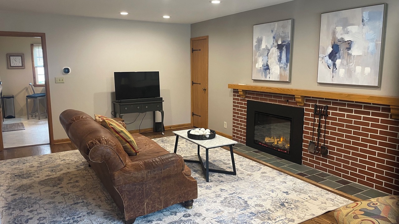Photo of Livingroom in Shorewood