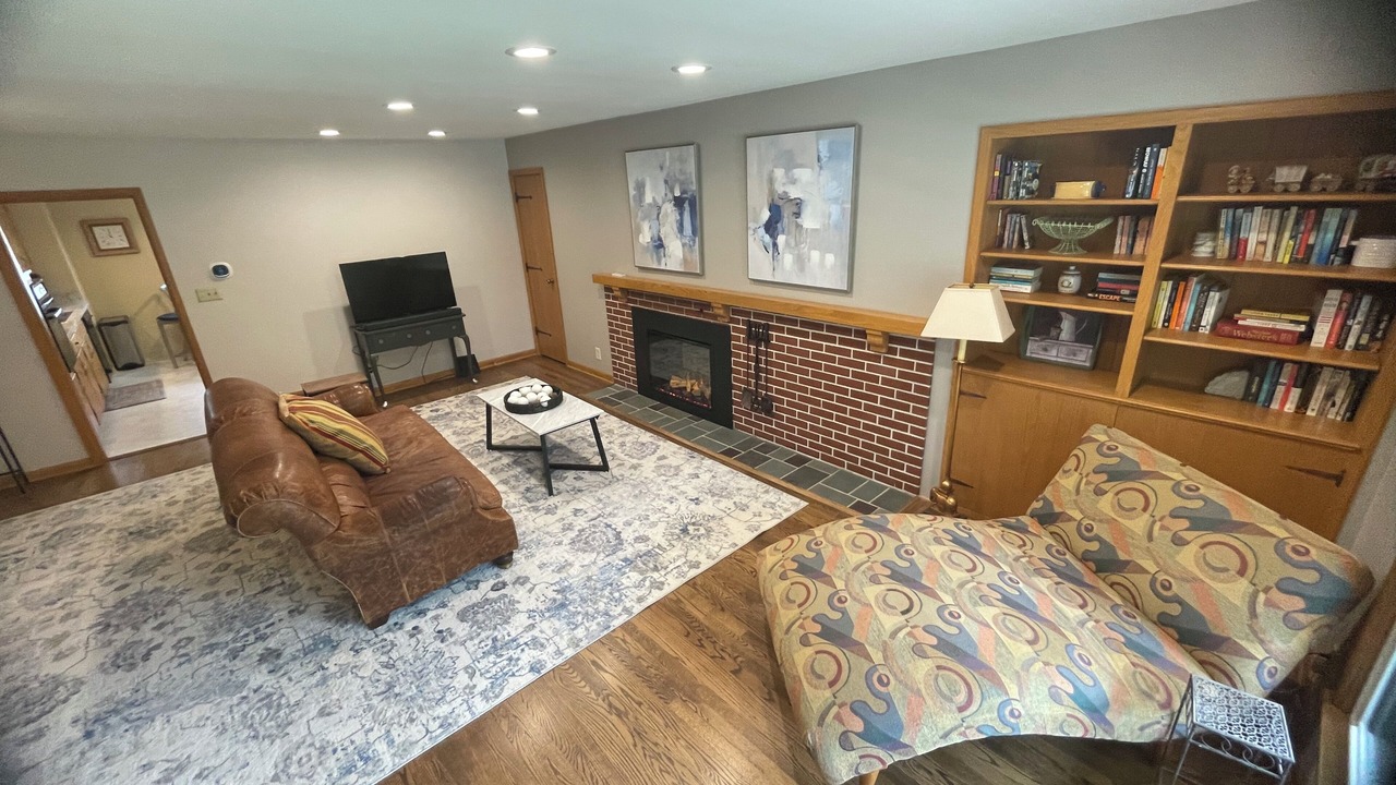 Photo of Livingroom in Shorewood