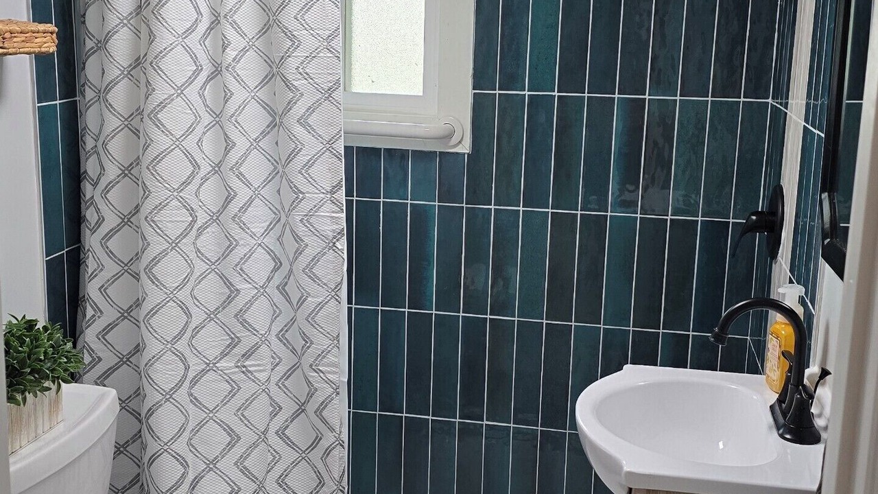 Photo of Bathroom in Frontier