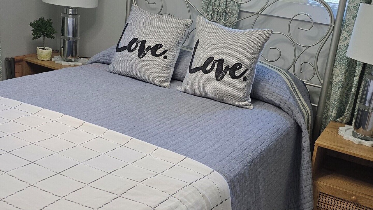 Photo of Bedroom in Frontier