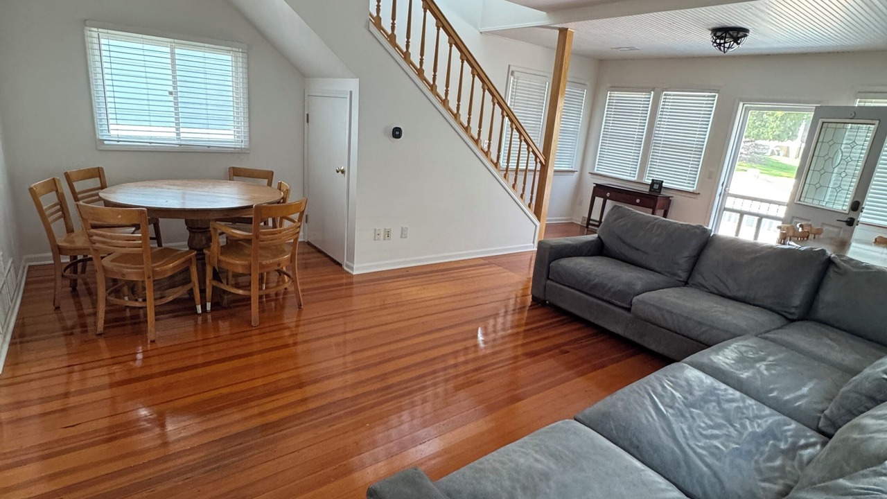 Photo of Livingroom in Delavan Lake