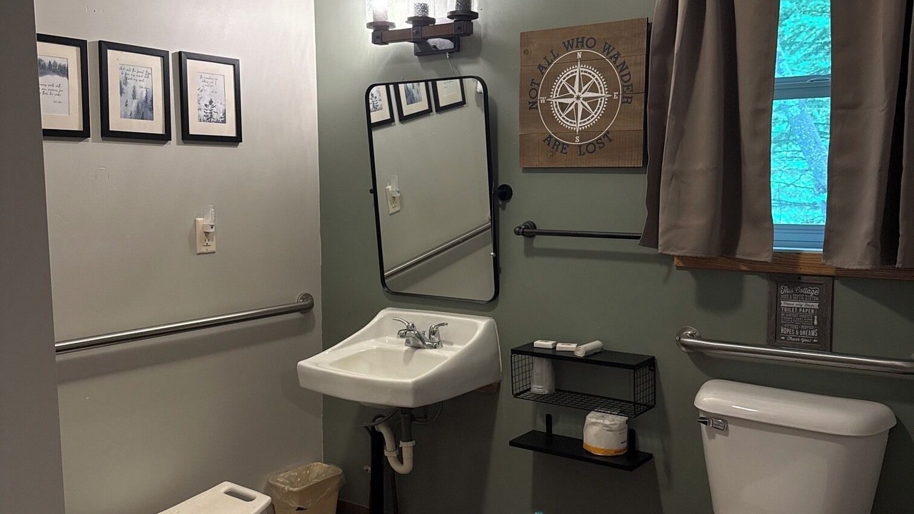 Photo of Bathroom in Ontonagon