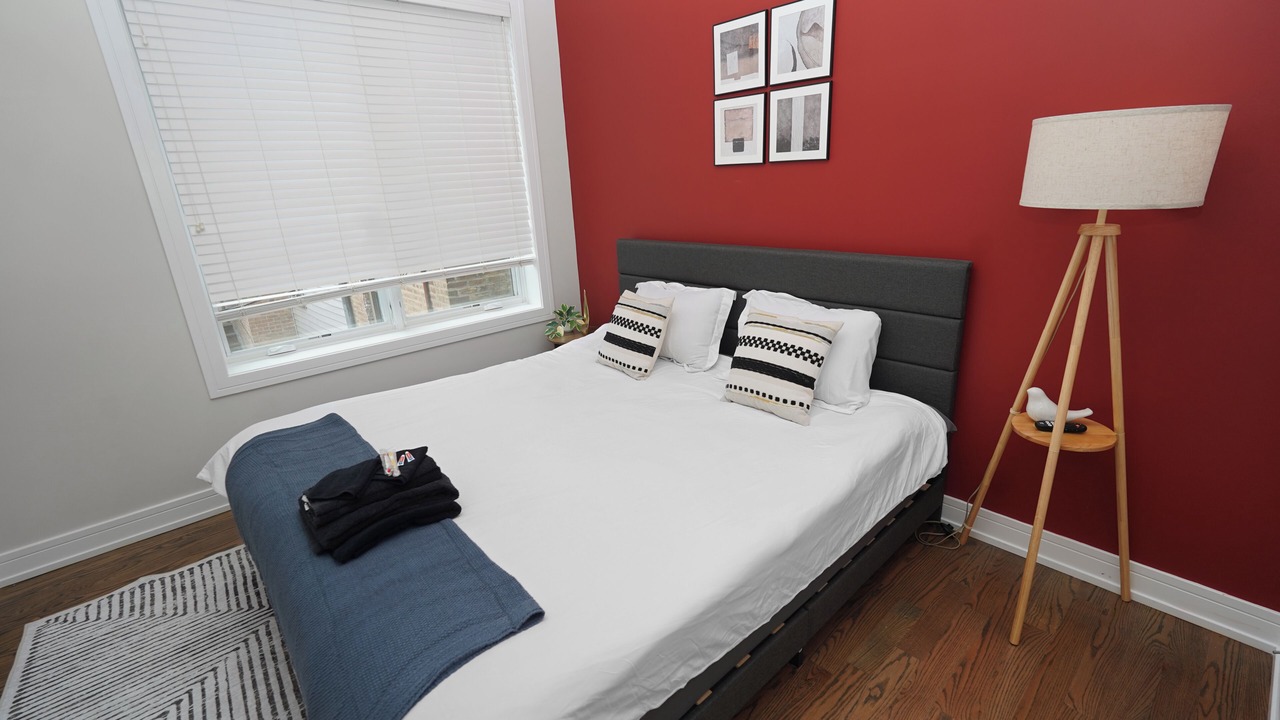 Photo of Bedroom in Near West Side