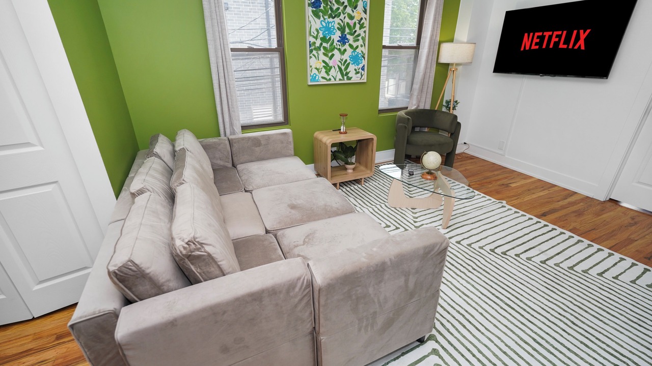 Photo of Livingroom in West Town