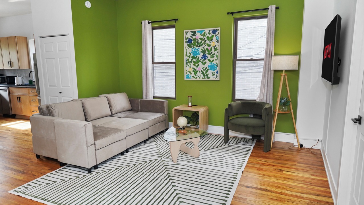 Photo of Livingroom in West Town