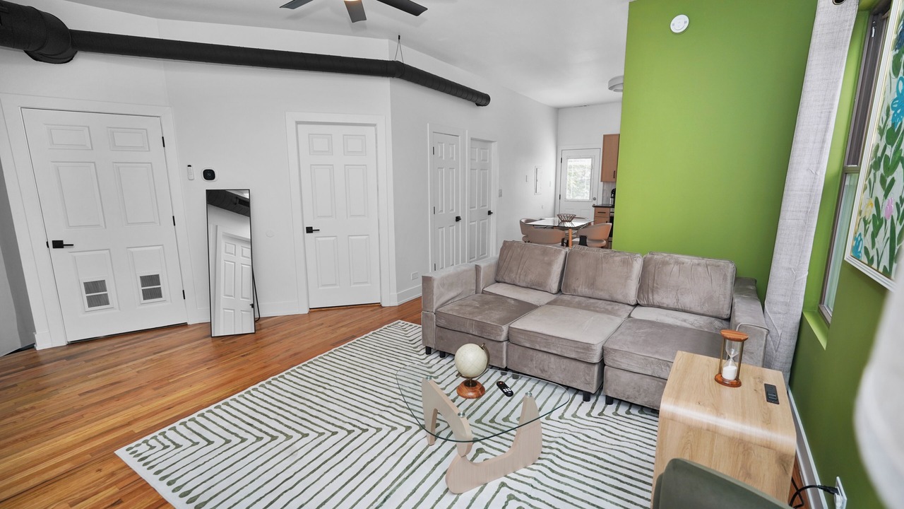 Photo of Livingroom in West Town